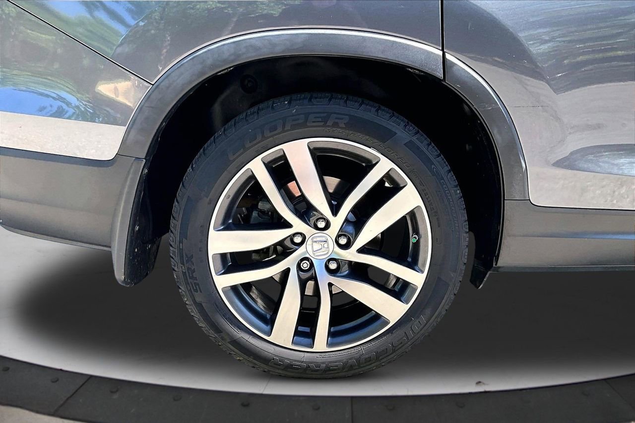 Used 2016 Honda Pilot Touring image 37