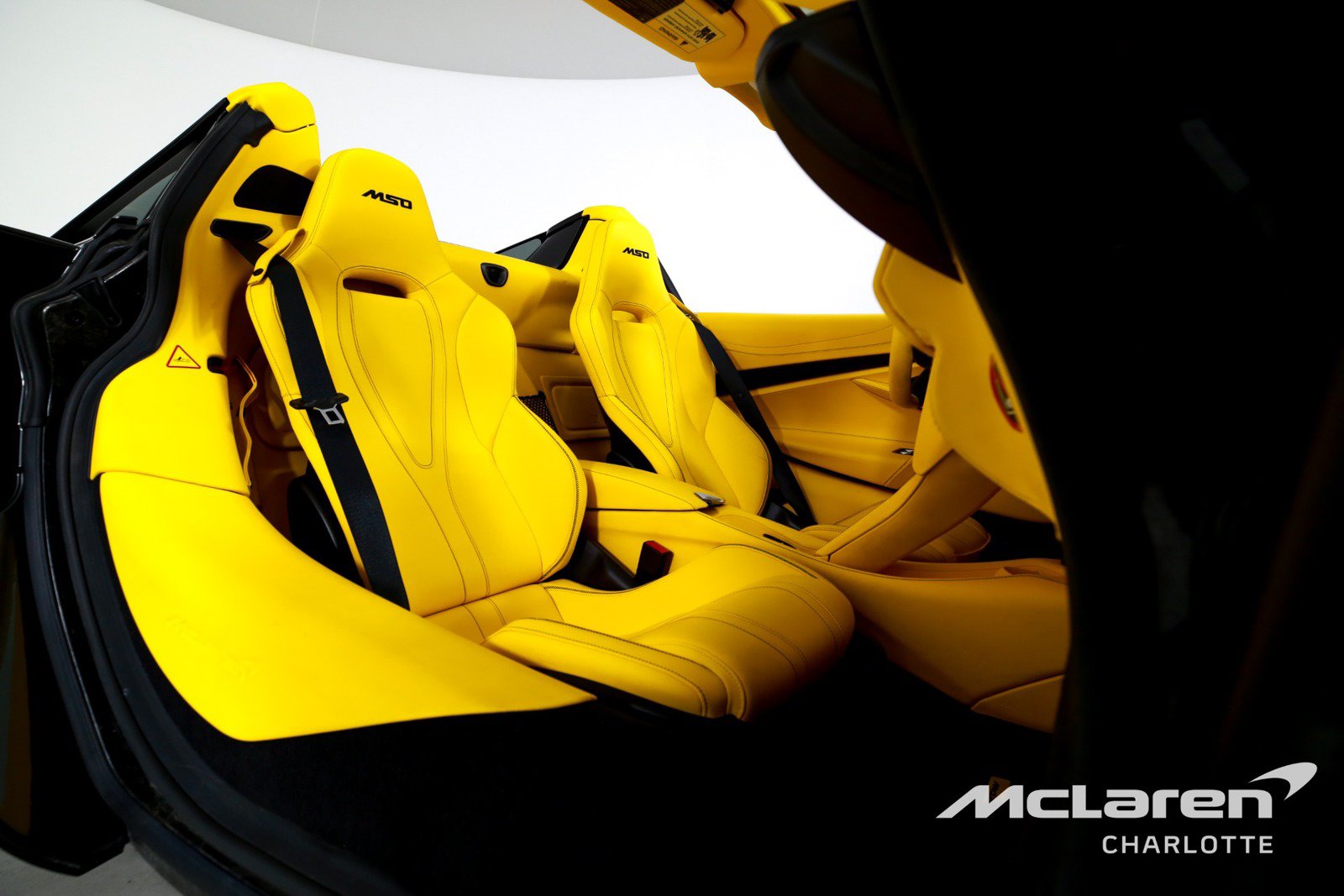 Used 2022 McLaren 720S Spider RWD image 20