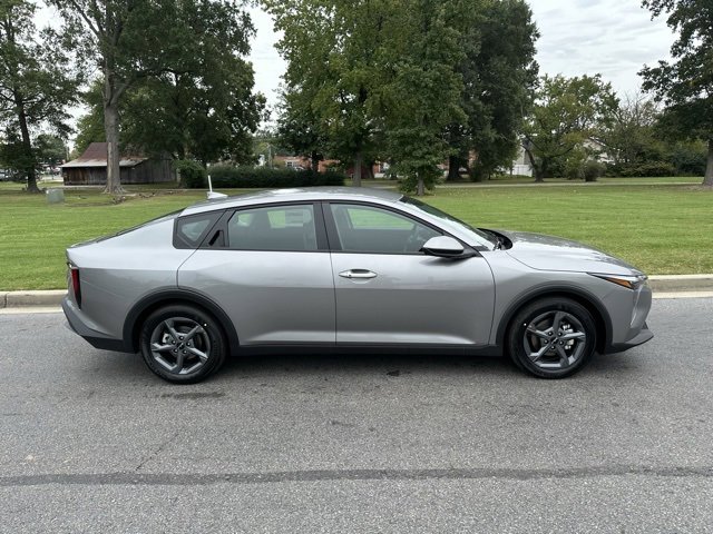 New 2025 Kia K4 LXS image 25