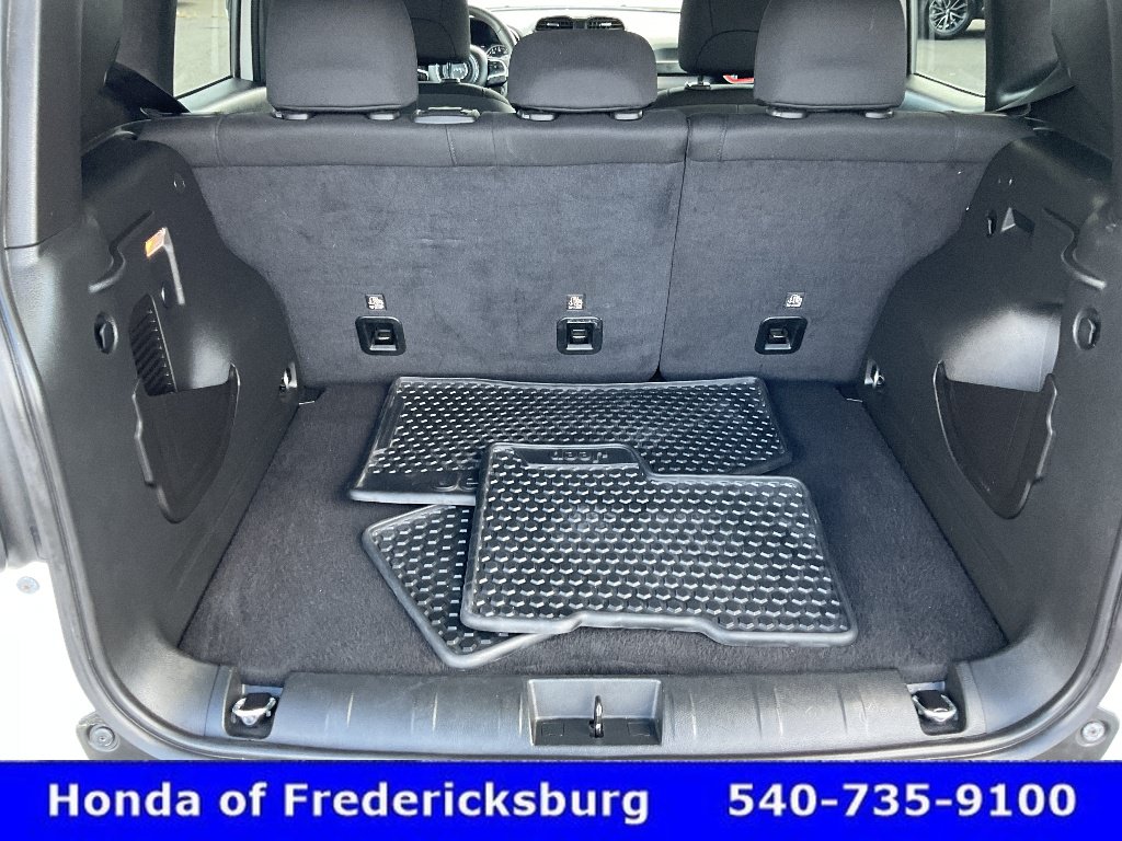Used 2023 Jeep Renegade Trailhawk AWD/4WD image 22