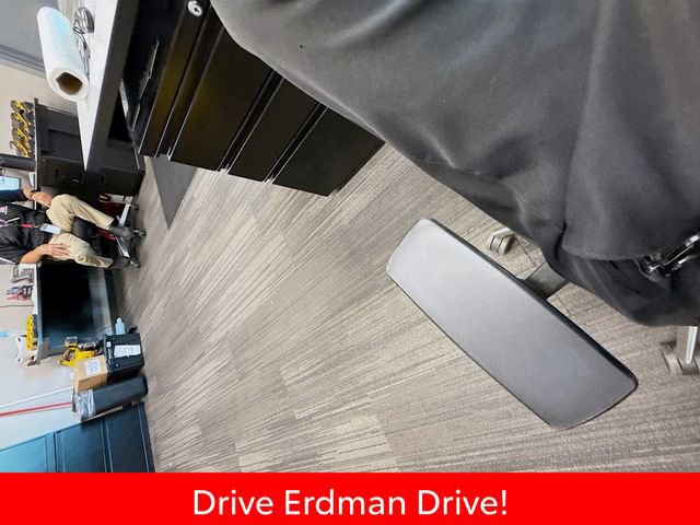 Used 2023 Toyota Highlander L image 50