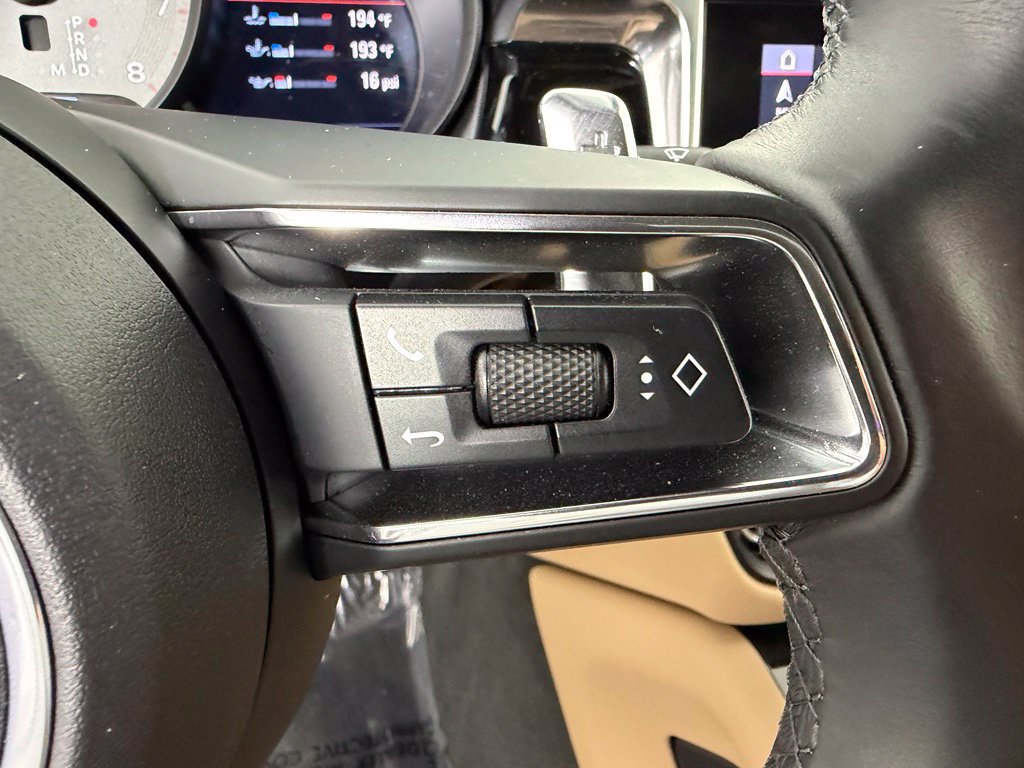 Certified 2024 Porsche Macan S AWD/4WD image 28