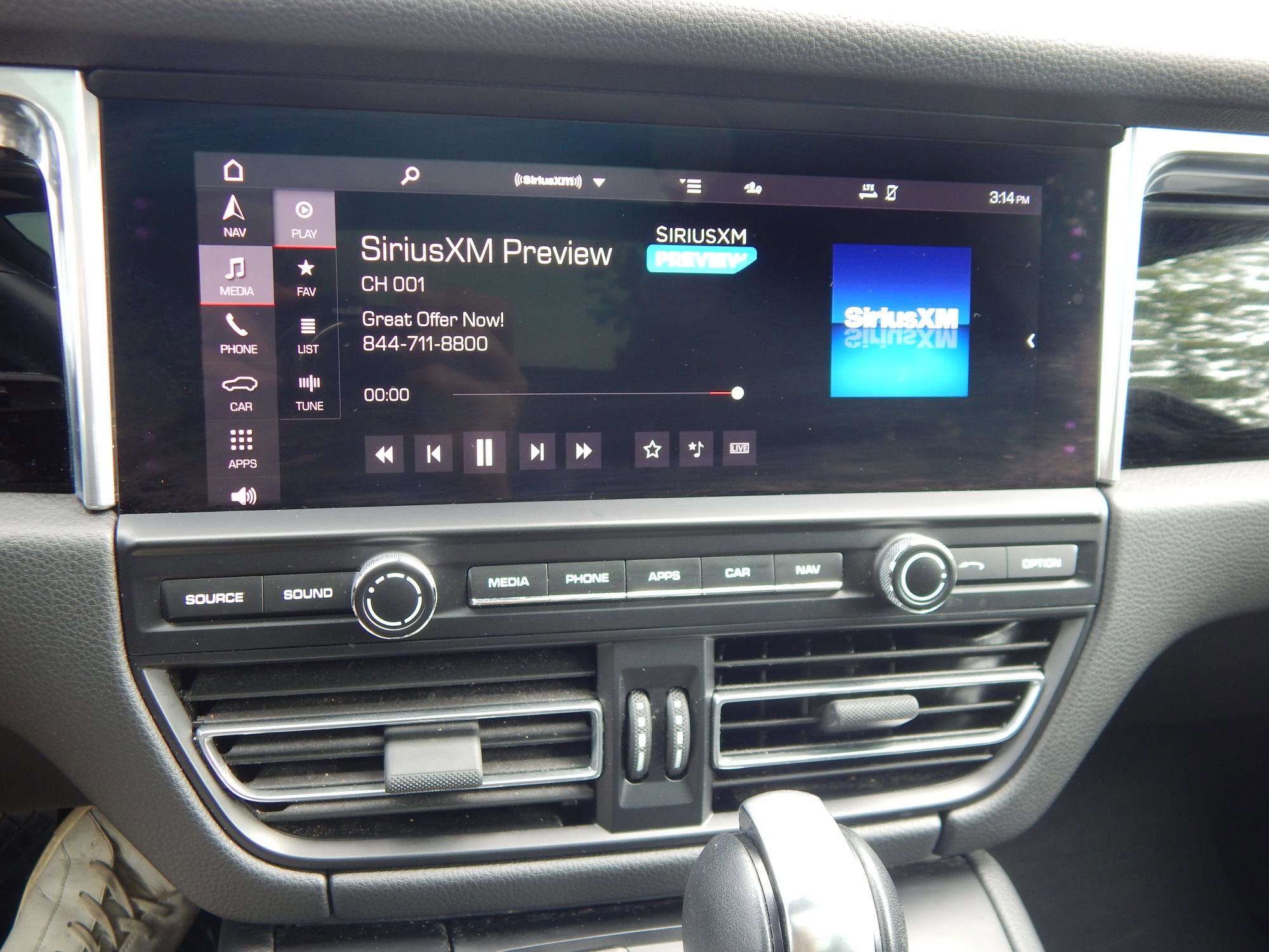 Used 2021 Porsche Macan image 27