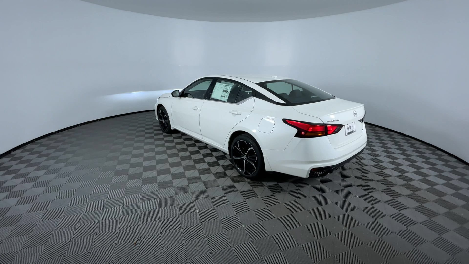 Certified 2025 Nissan Altima 2.5 SR AWD/4WD image 7