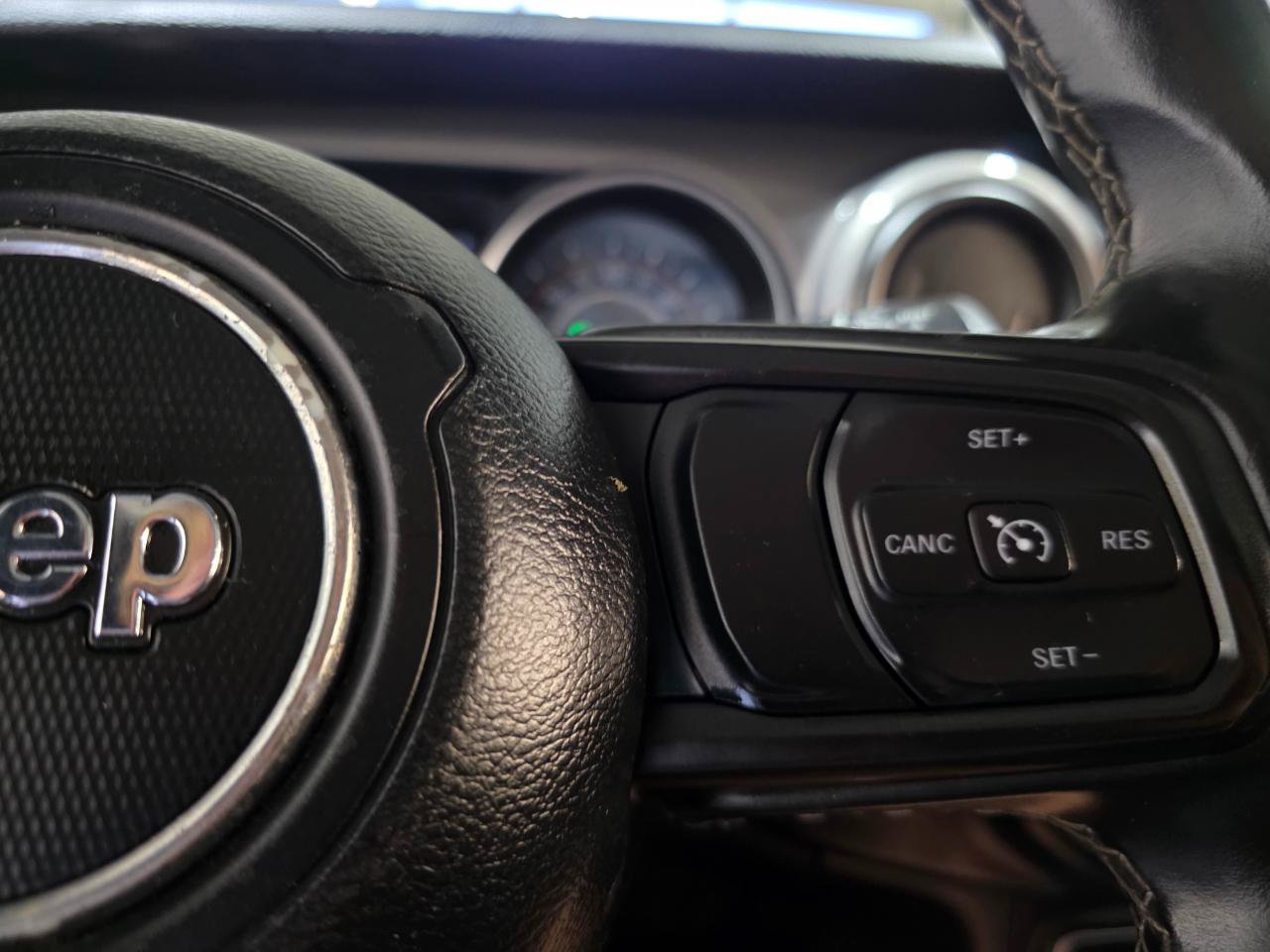 Used 2021 Jeep Gladiator Sport AWD/4WD image 29