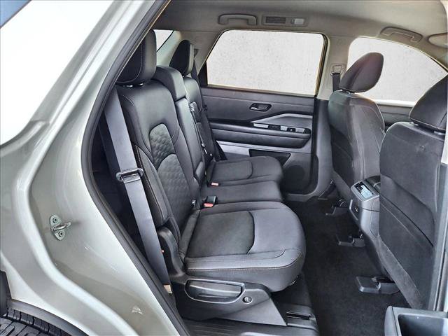 Used 2024 Nissan Pathfinder SV FWD image 19