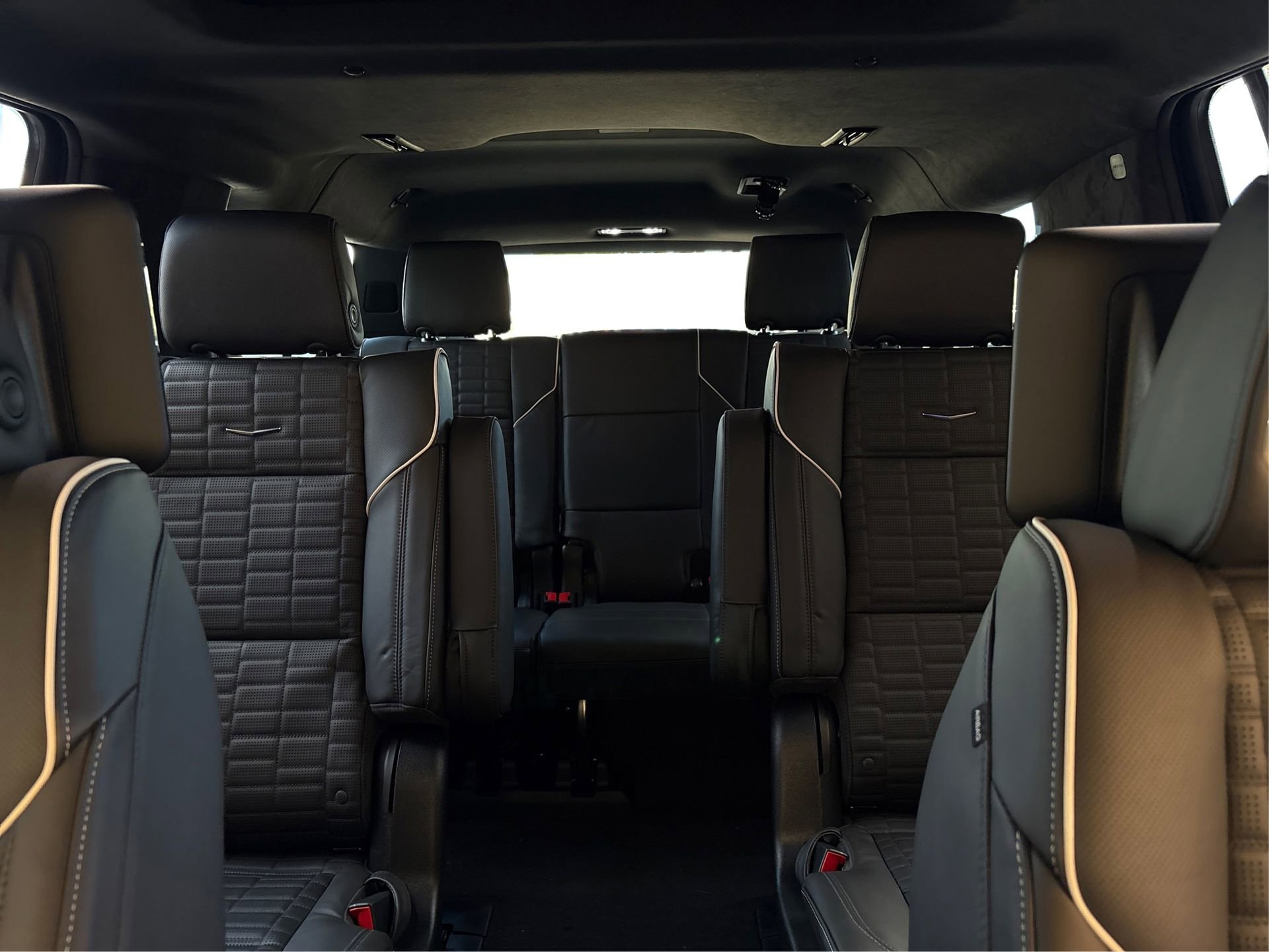 New 2026 Cadillac Escalade ESV Platinum Sport w/ LPO, ONYX Package image 16