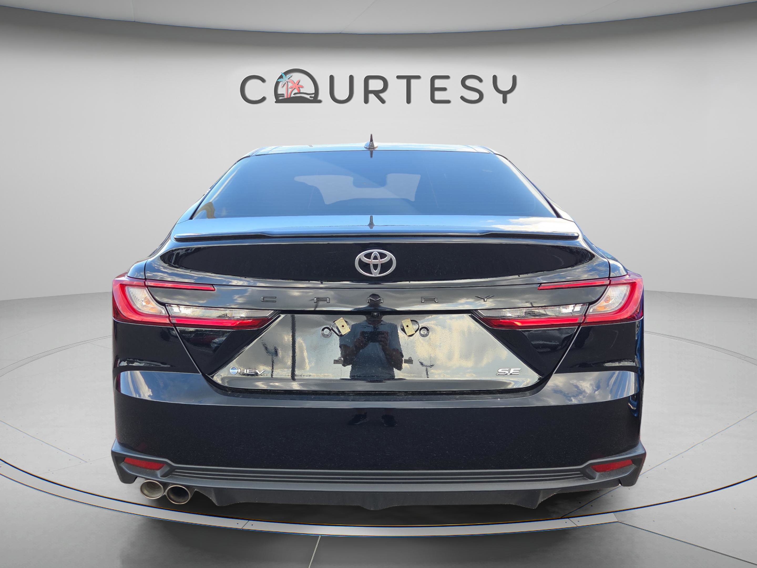 Certified 2025 Toyota Camry SE image 2