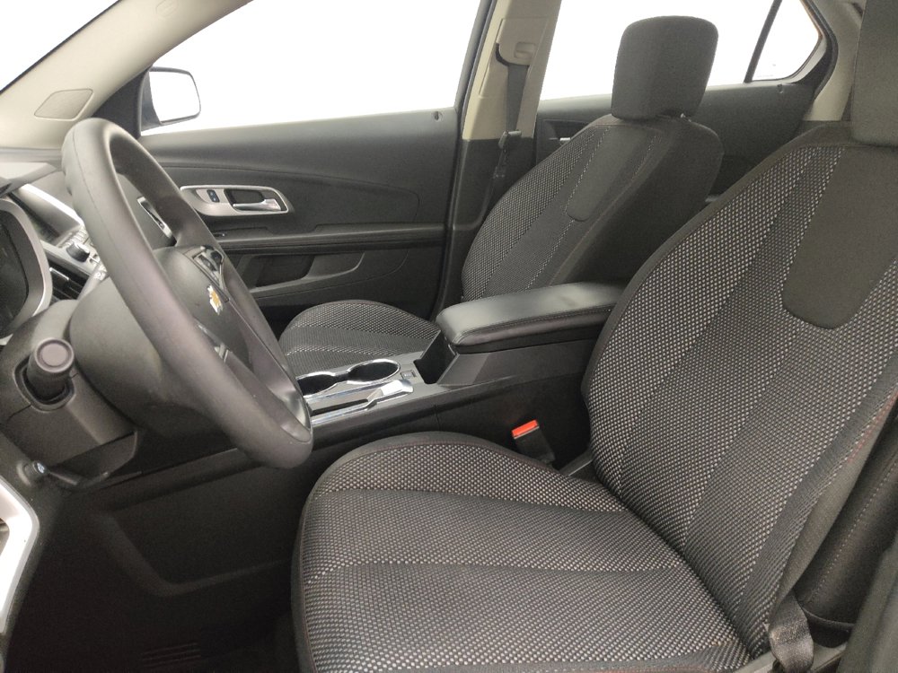 Used 2017 Chevrolet Equinox LS image 17