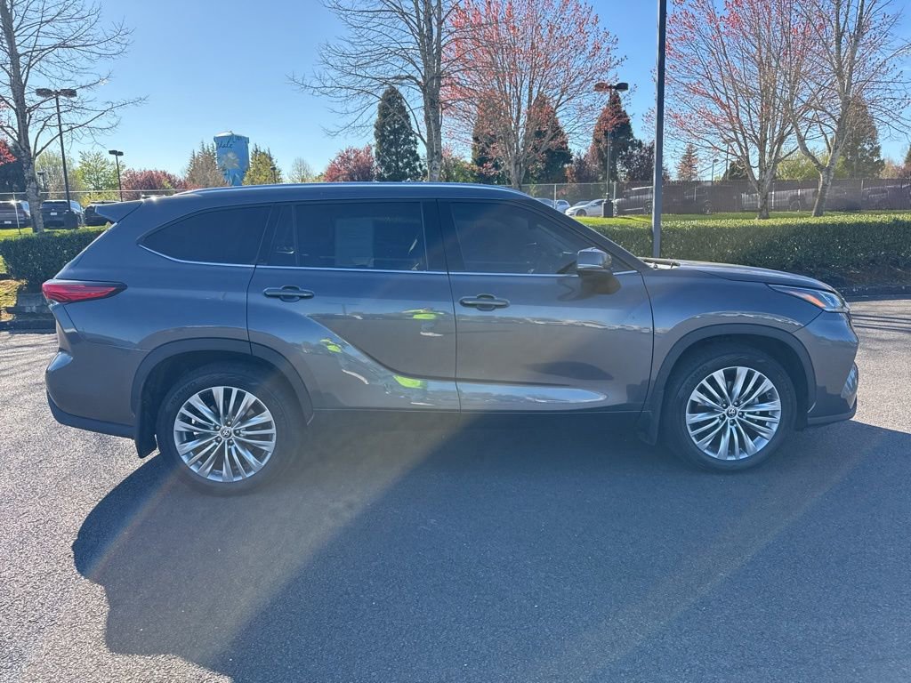 Used 2022 Toyota Highlander Platinum image 8