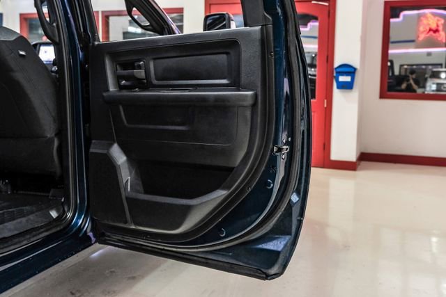 Used 2024 RAM 2500 Tradesman w/ Chrome Appearance Group image 31