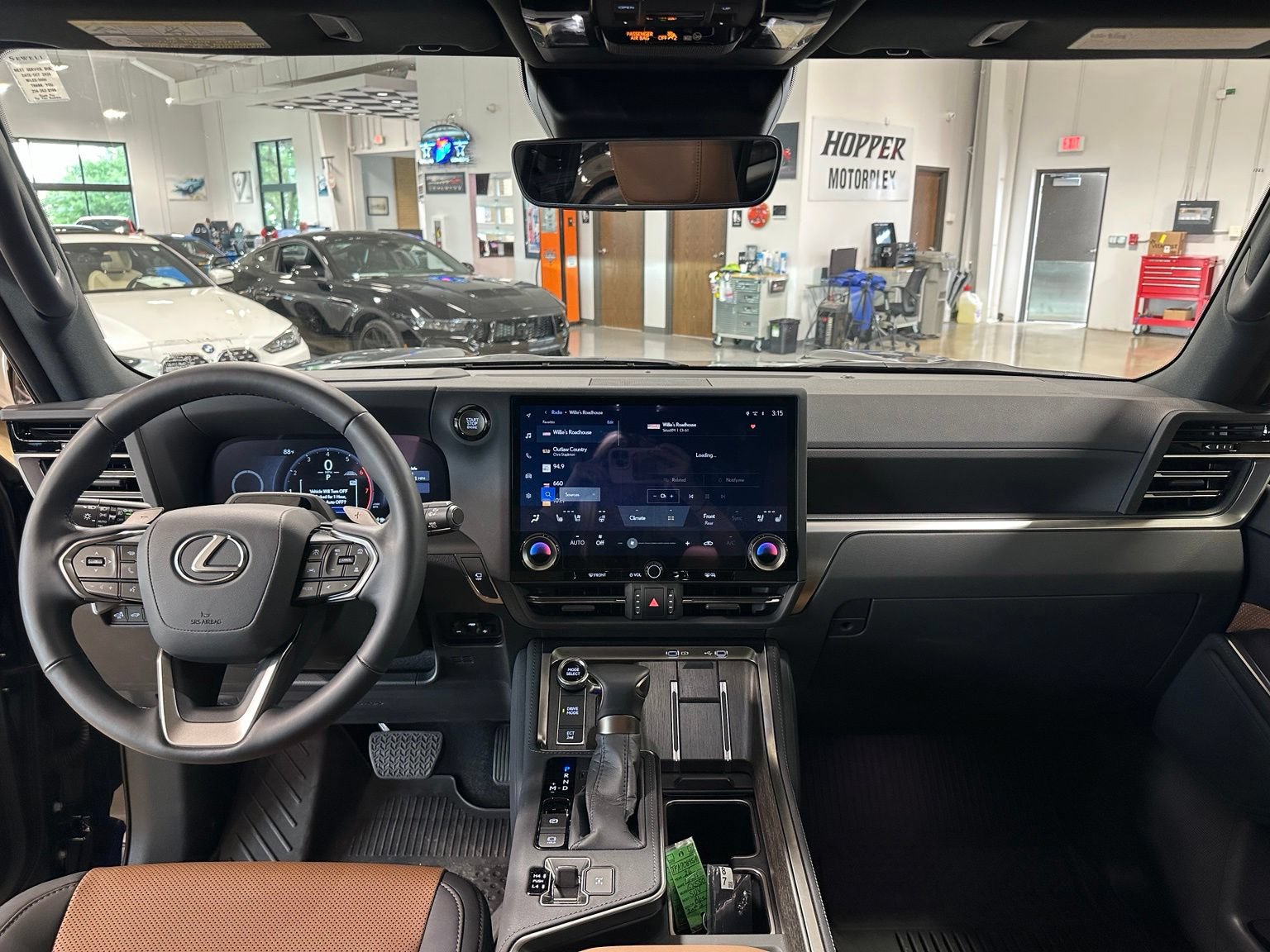 Used 2026 Lexus GX 550 w/ Accessory Package (2T) AWD/4WD image 15