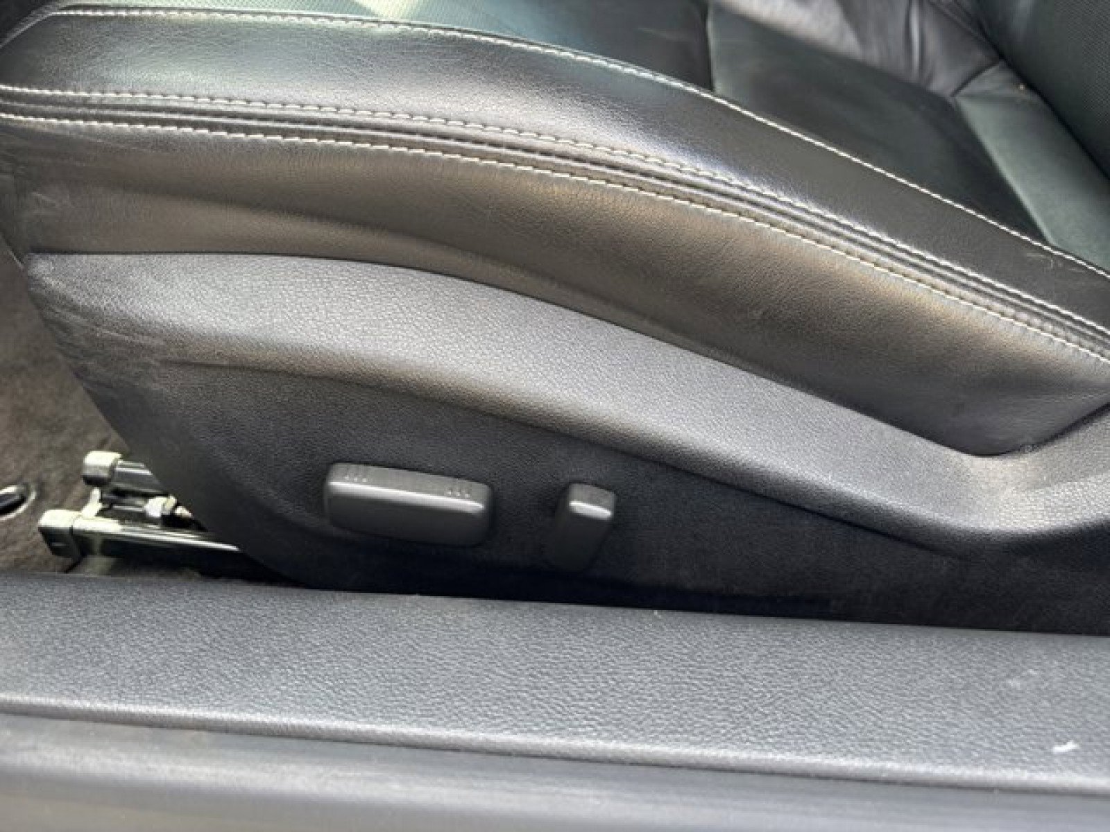 Used 2010 Chevrolet Camaro SS w/ RS Package image 12