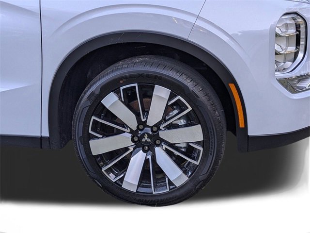 New 2025 Mitsubishi Outlander SE image 11