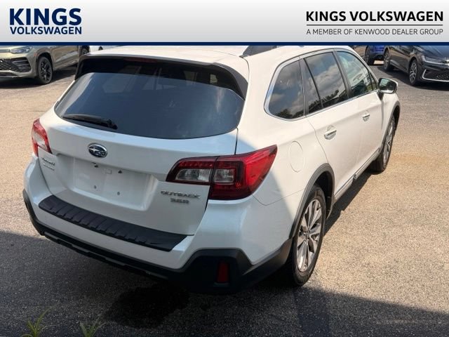 Used 2018 Subaru Outback 3.6R Touring w/ Popular Package #3 AWD/4WD image 4