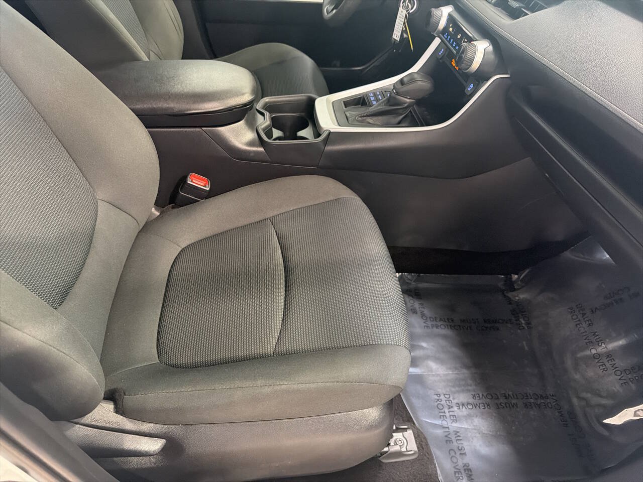 Used 2021 Toyota RAV4 LE AWD/4WD image 25