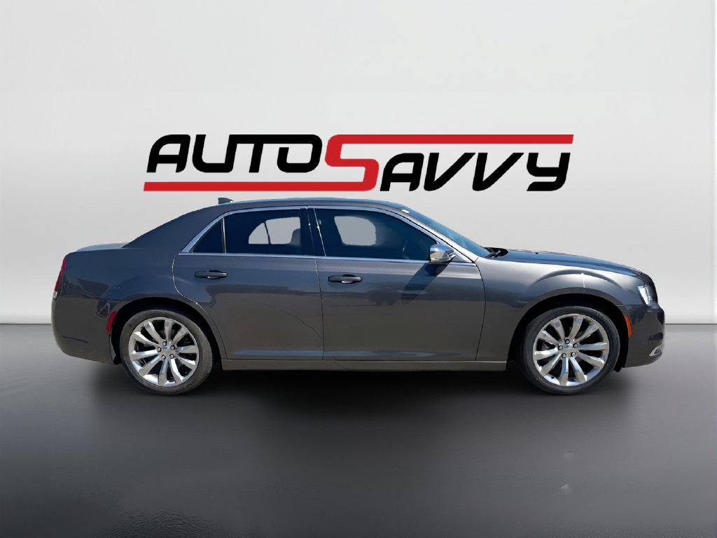 Used 2021 Chrysler 300 Touring L RWD image 8
