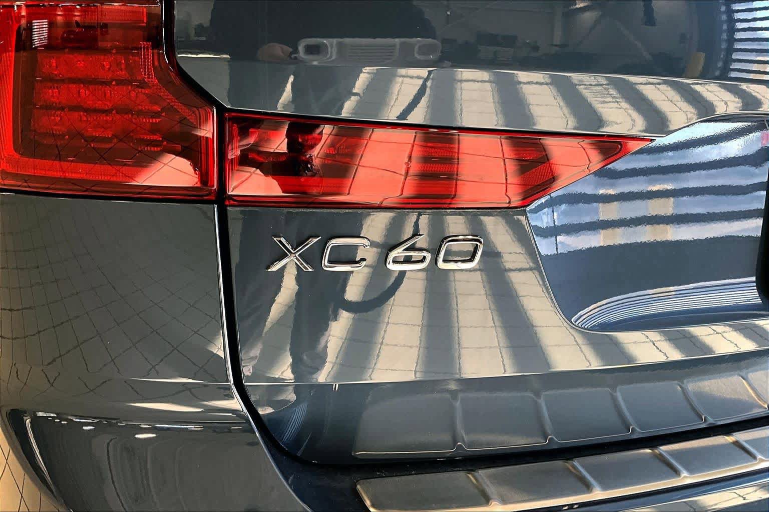 New 2026 Volvo XC60 B5 Plus w/ Protection Package Premier AWD/4WD image 6