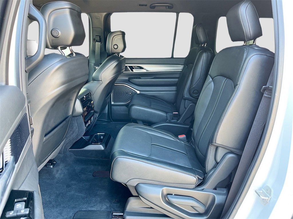 Used 2025 Jeep Wagoneer Series II image 25