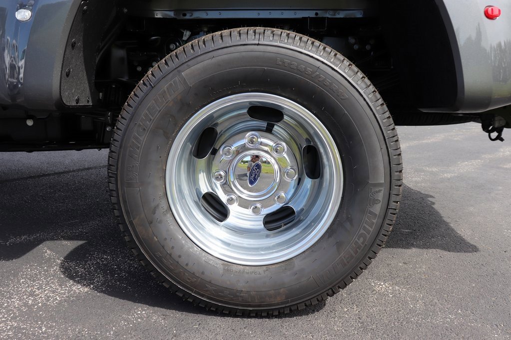 New 2026 Ford F350 4x4 Regular Cab DRW Super Duty image 11