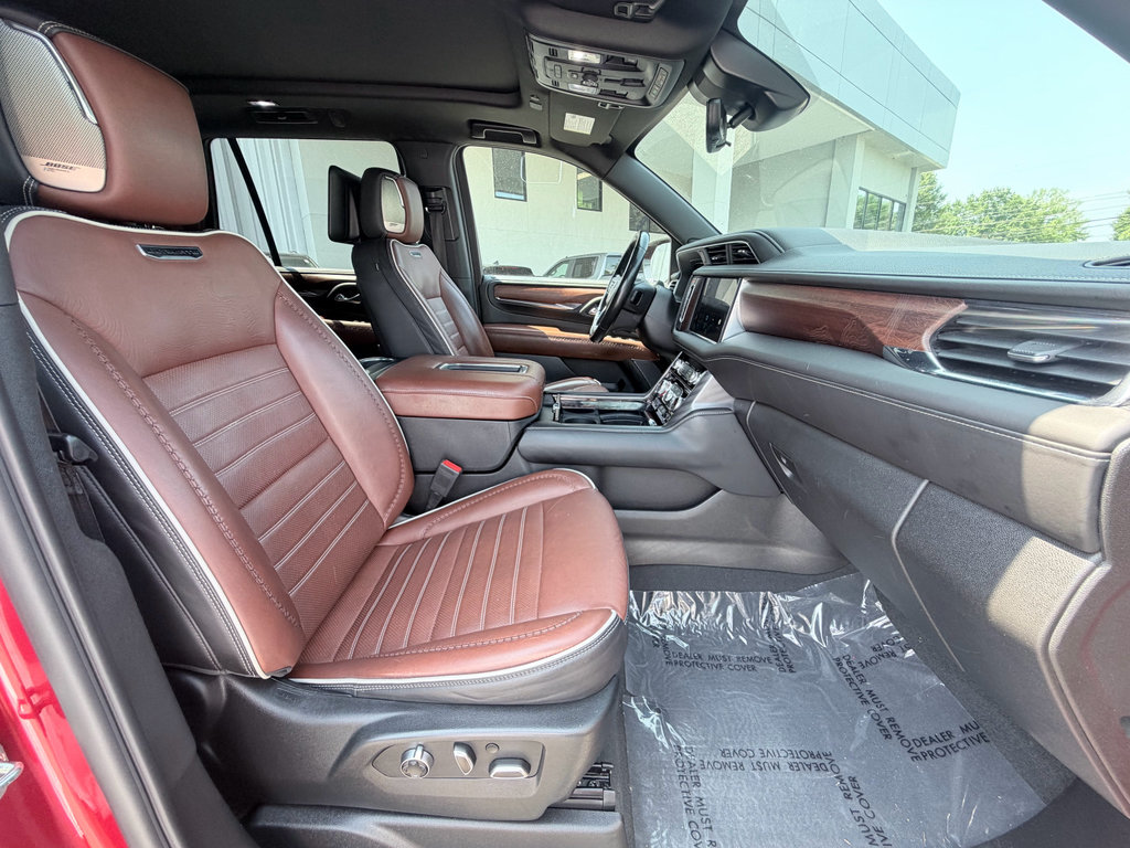 Used 2023 GMC Yukon Denali Ultimate AWD/4WD image 25