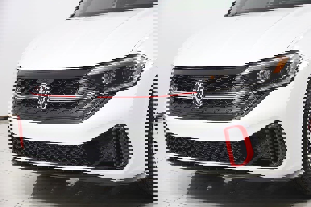 Used 2024 Volkswagen Jetta GLI Autobahn image 54