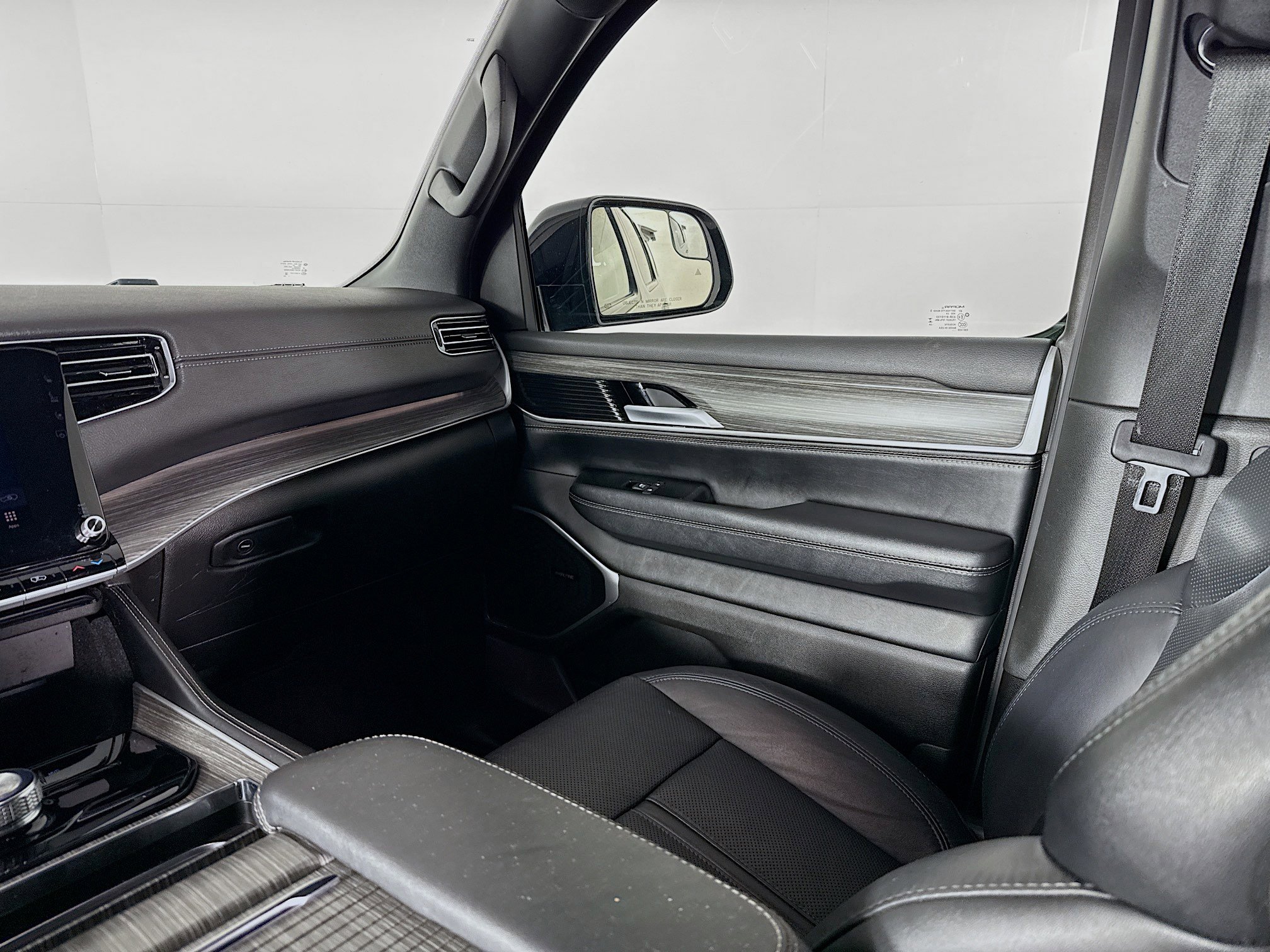 Used 2024 Jeep Wagoneer Series II image 28