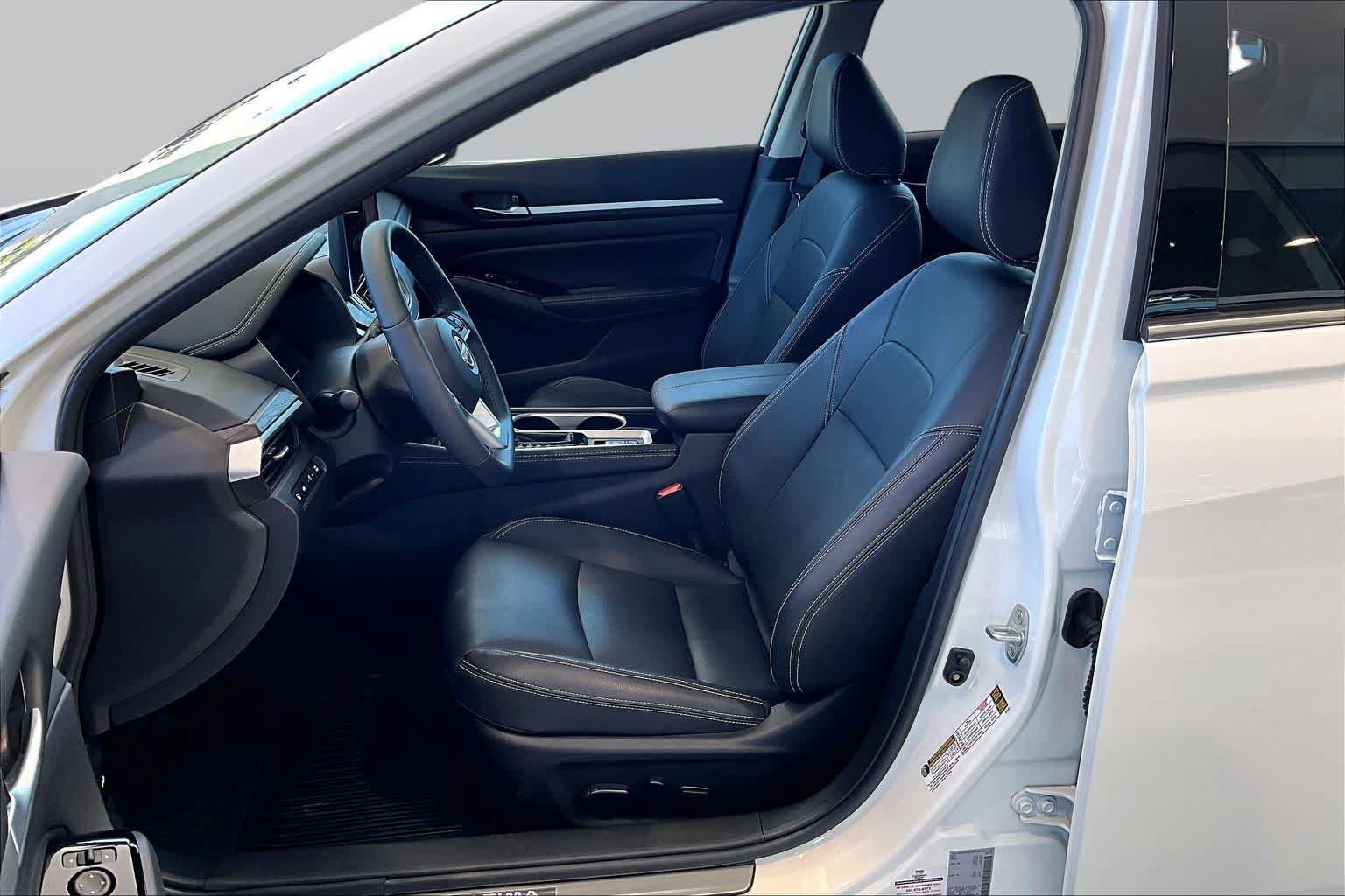 Used 2025 Nissan Altima 2.5 SL FWD image 7