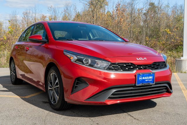 Used 2023 Kia Forte LXS w/ LXS Technology Package image 4