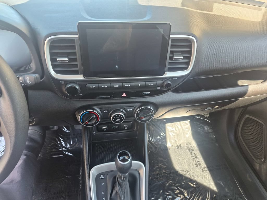 Used 2026 Hyundai Venue SE FWD image 15