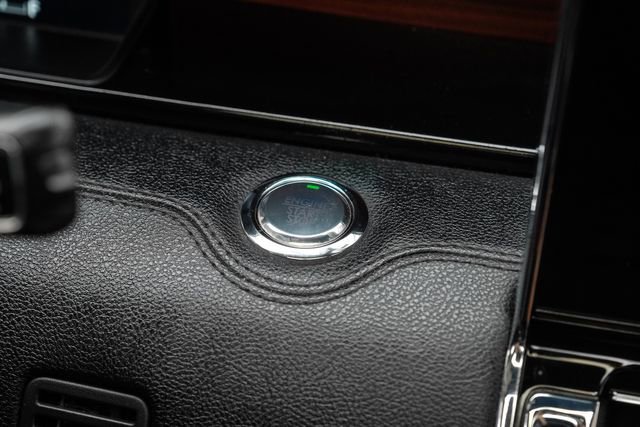 Used 2021 Lincoln Navigator Reserve w/ Luxury Package image 25