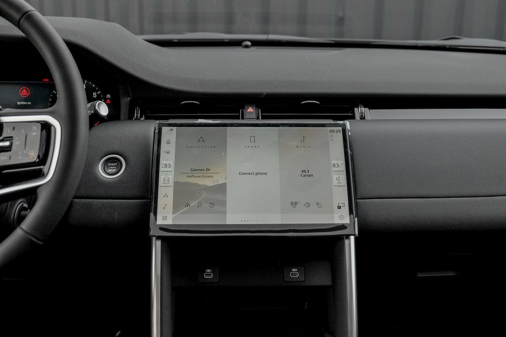 Used 2025 Land Rover Discovery Sport S image 18