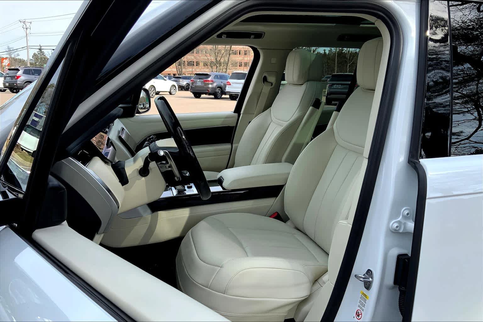 Used 2023 Land Rover Range Rover SE AWD/4WD image 9