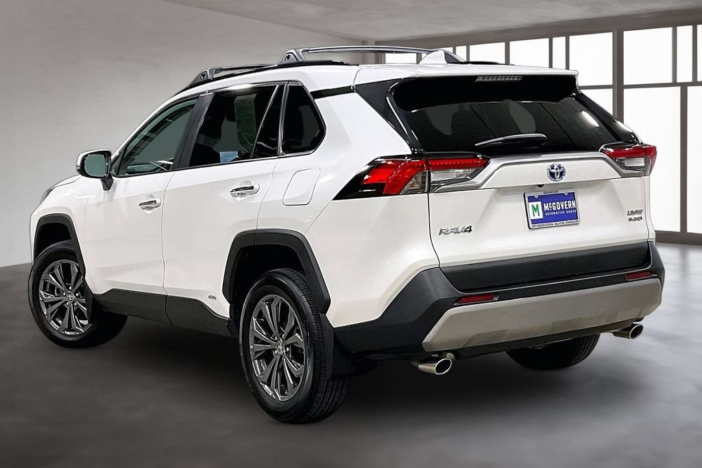 Used 2023 Toyota RAV4 Limited AWD/4WD image 4