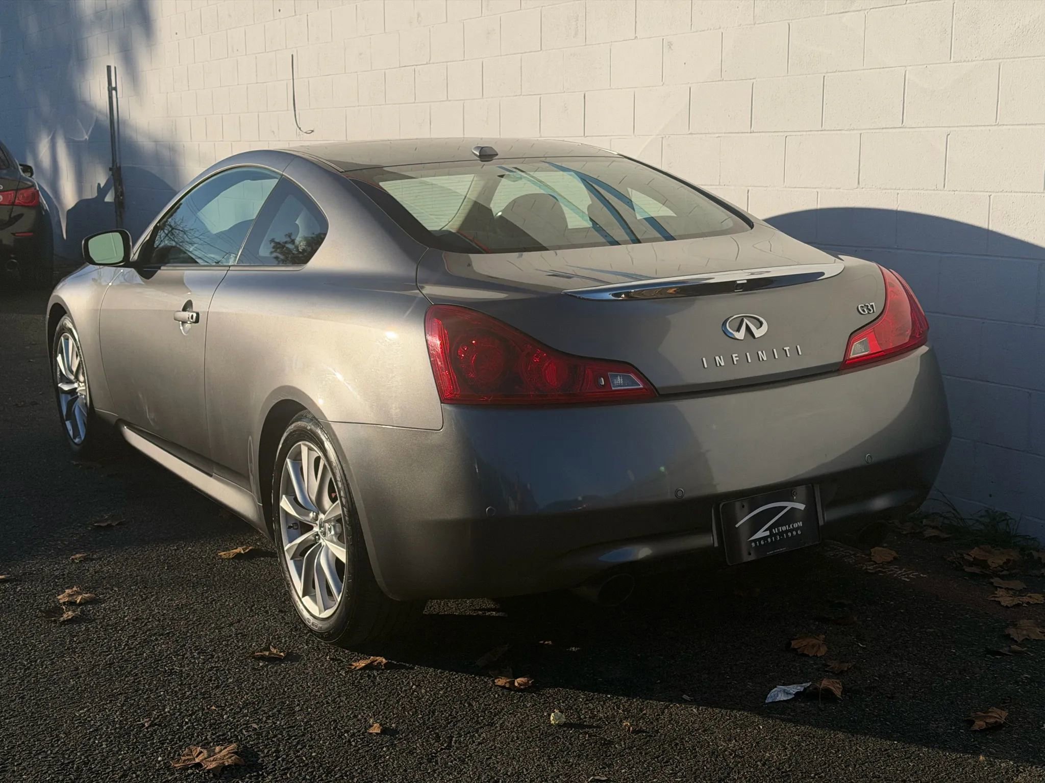 Used 2011 INFINITI G37 Journey w/ Premium Pkg image 4