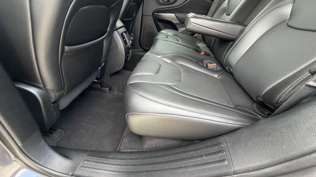 Used 2020 Jeep Cherokee Limited AWD/4WD image 19