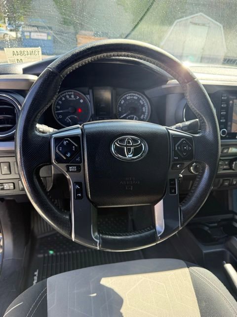 Used 2021 Toyota Tacoma TRD Off-Road w/ TRD Premium Off Road Package AWD/4WD image 17