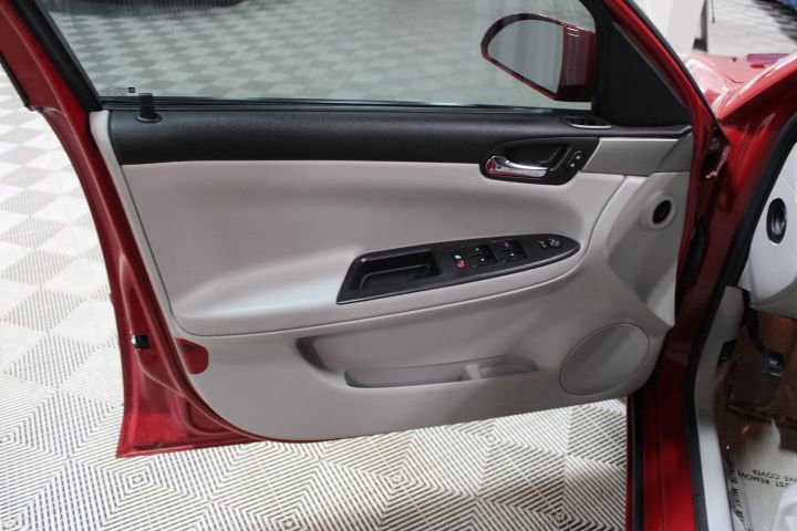 Used 2008 Chevrolet Impala SS w/ Convenience Package image 11