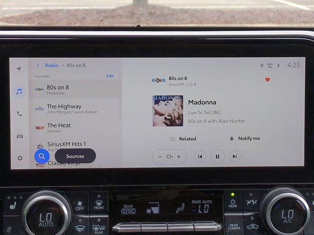 Used 2023 Toyota Highlander XLE image 17