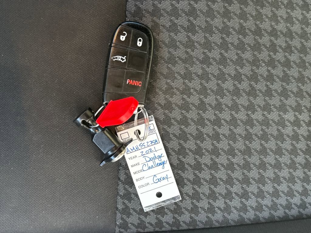 Used 2021 Dodge Challenger SXT image 29
