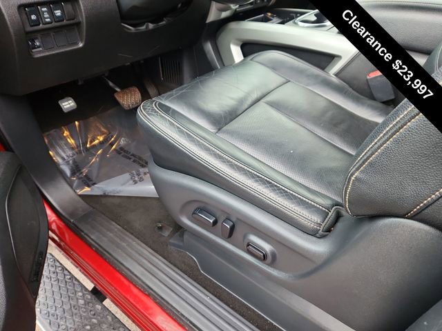 Used 2018 Nissan Titan SL image 18