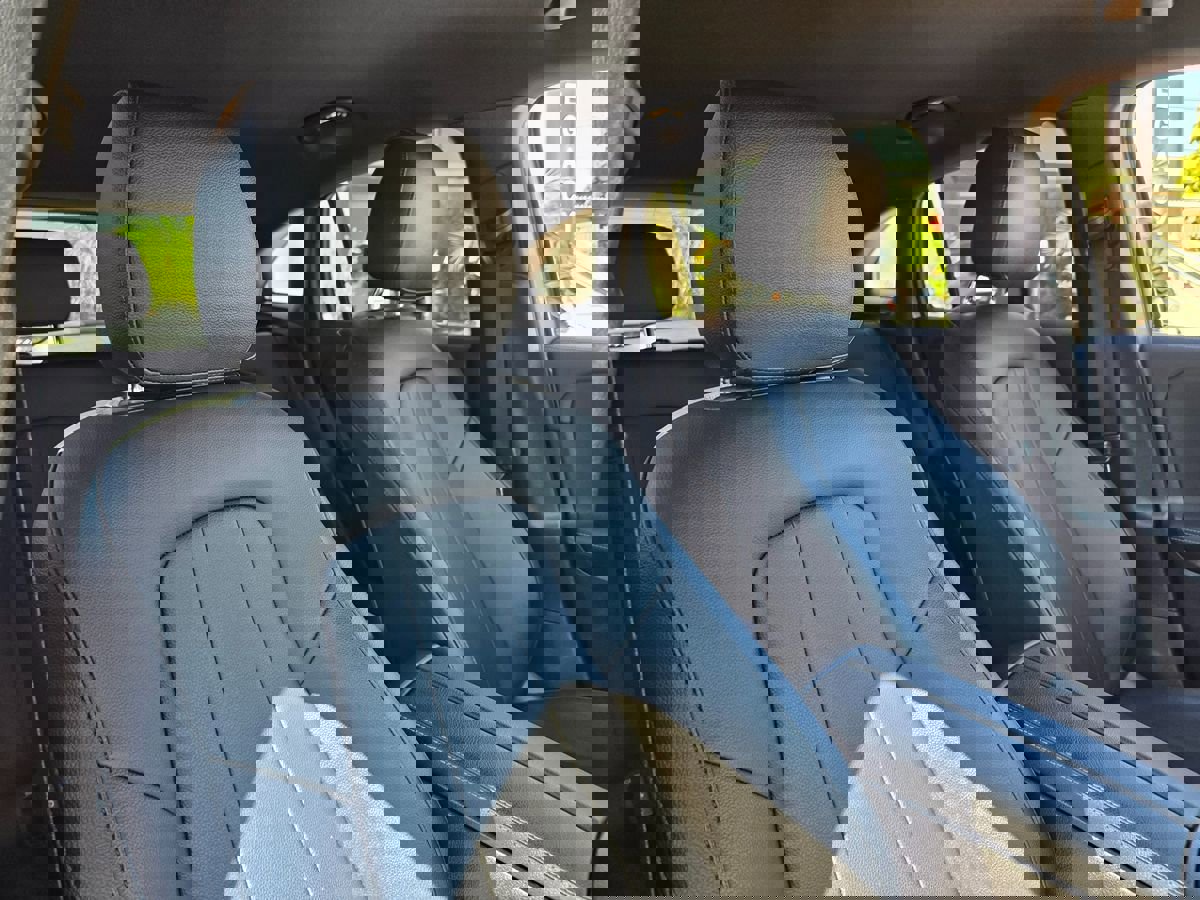 Used 2021 Mercedes-Benz GLA 250 w/ Premium Package image 16