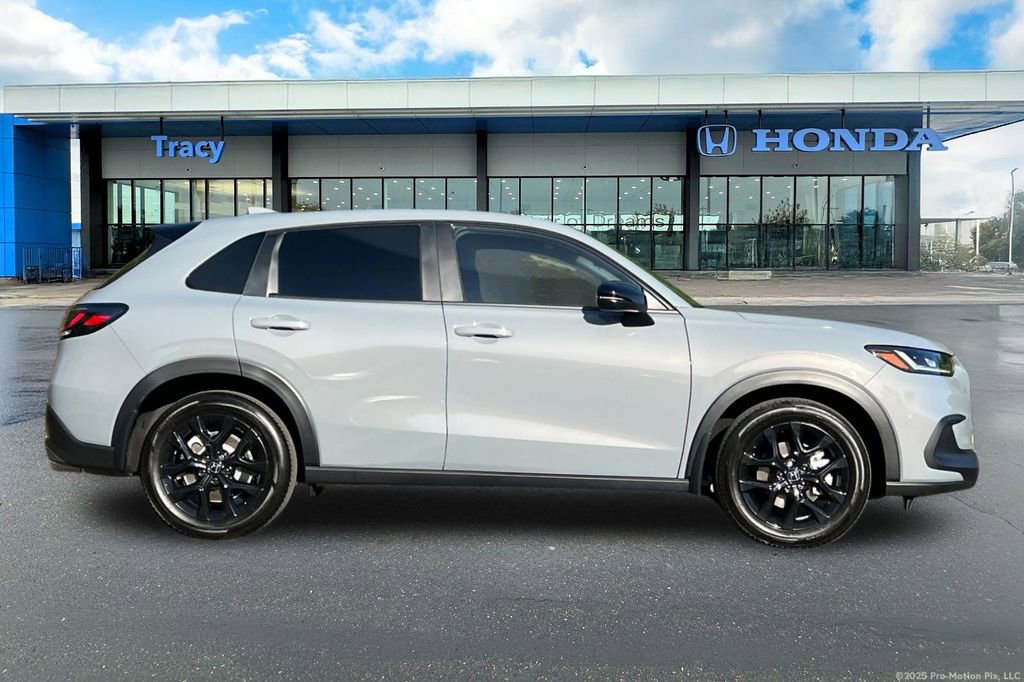 Certified 2025 Honda HR-V Sport image 4