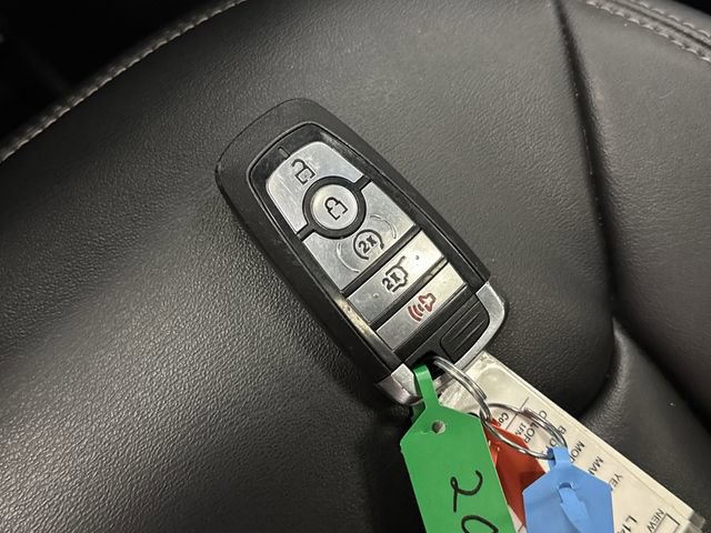 Used 2023 Ford Explorer XLT image 28