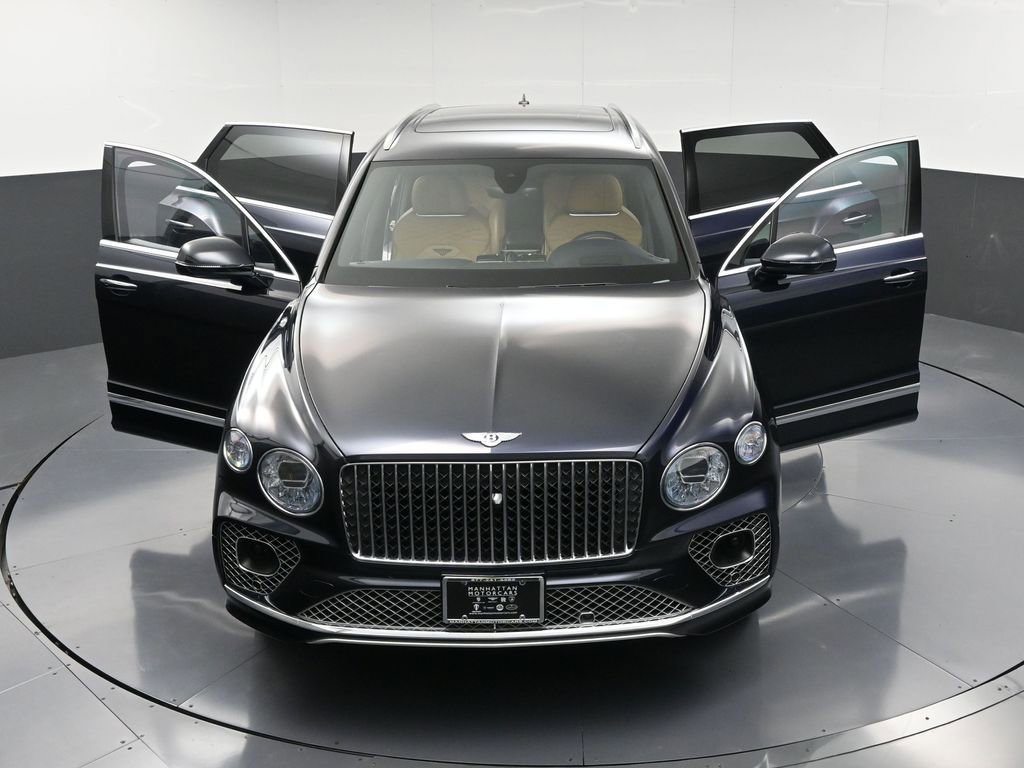 Certified 2023 Bentley Bentayga Extended Wheelbase AWD/4WD image 39
