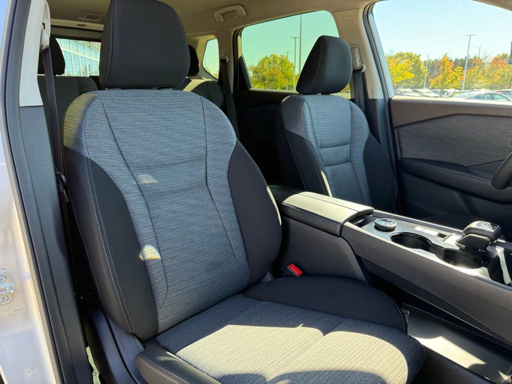 Certified 2023 Nissan Rogue SV image 30