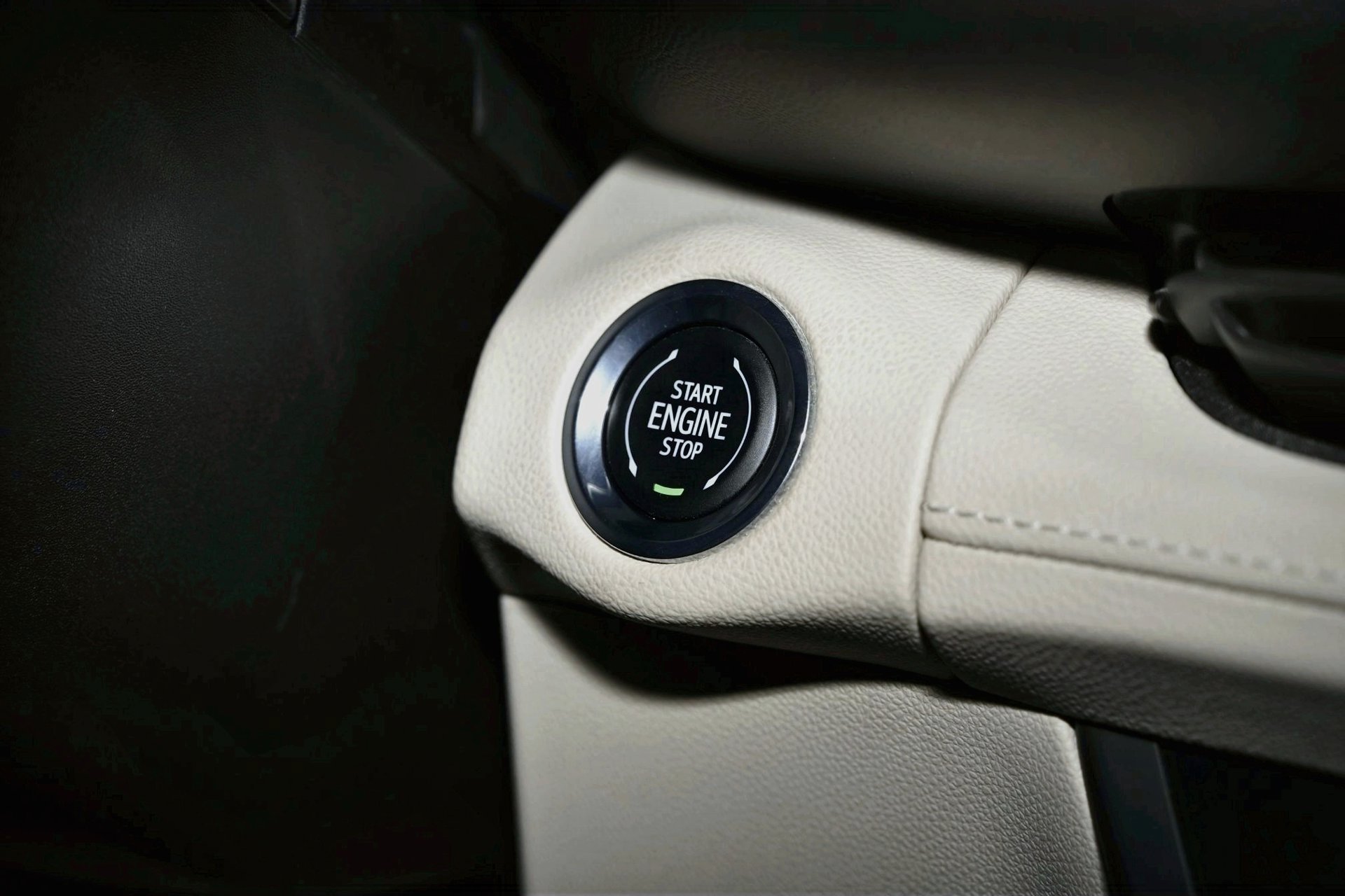 Used 2023 Buick Envision Essence AWD/4WD image 34