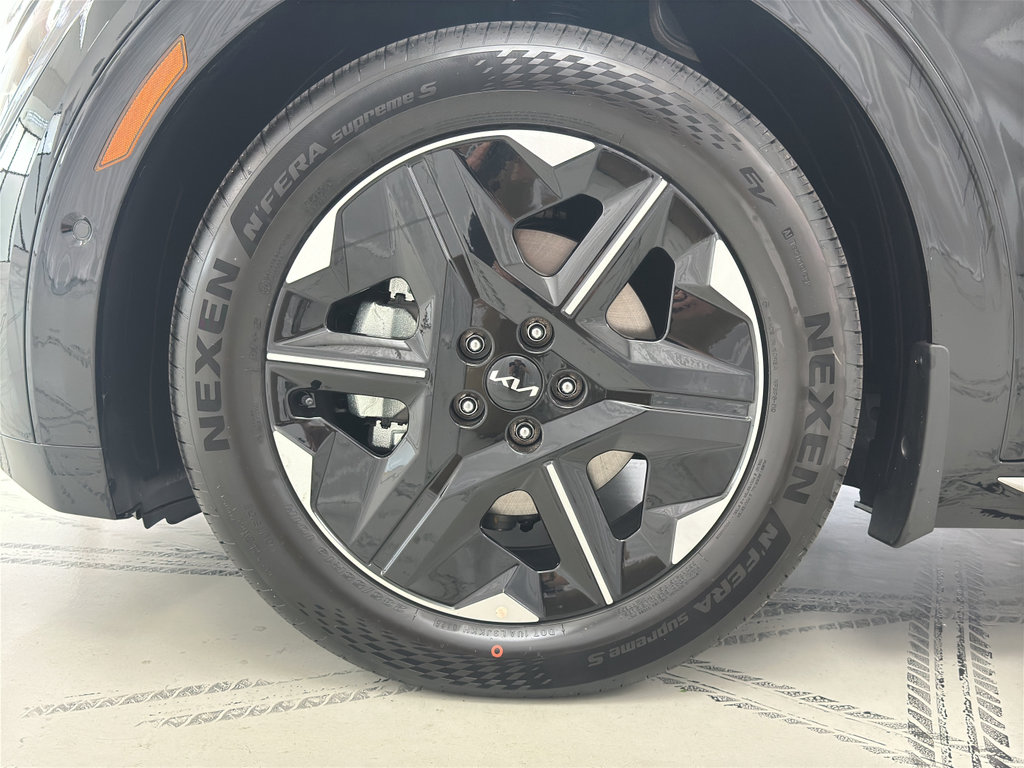 New 2025 Kia EV6 Wind image 8