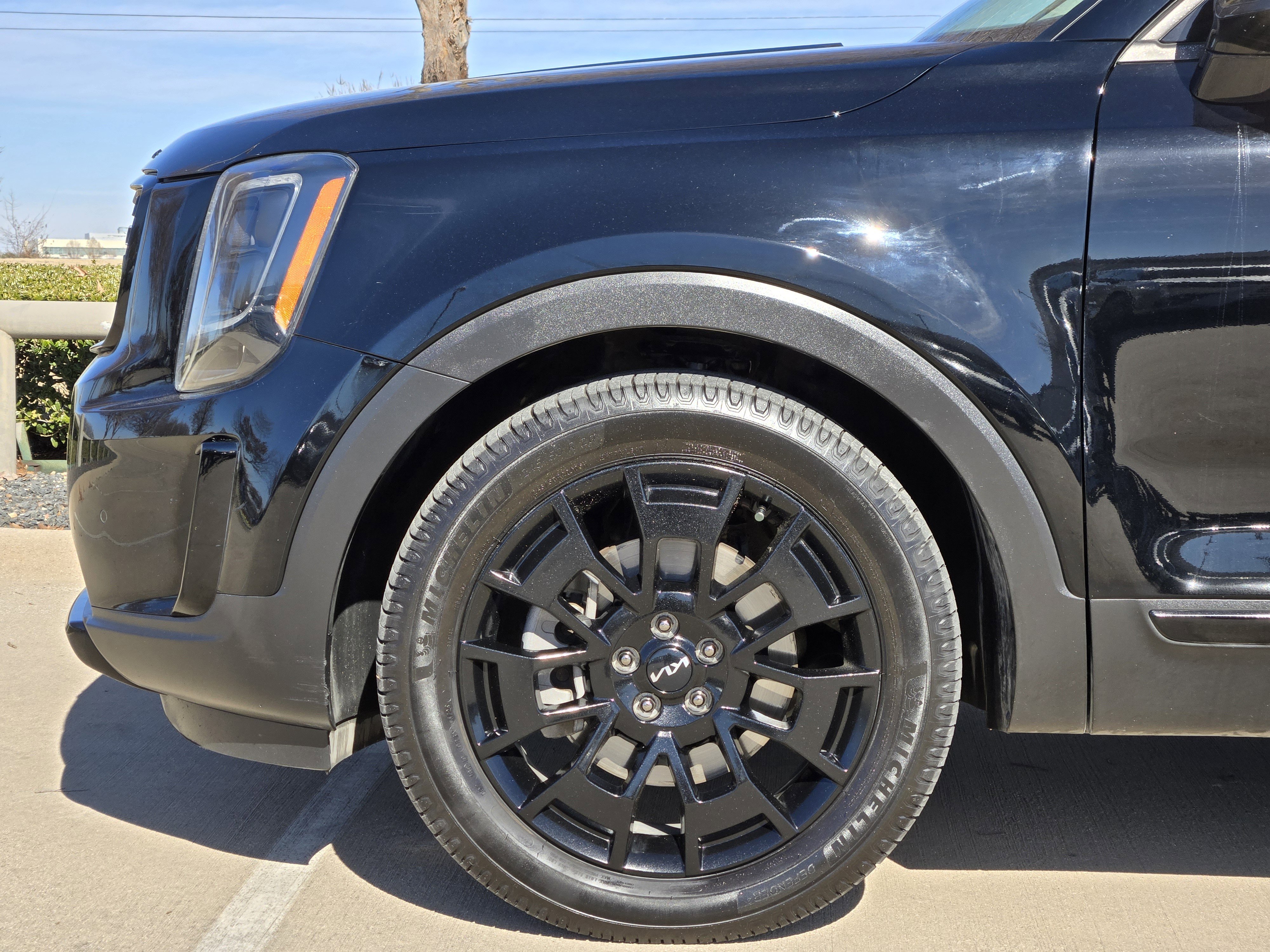 Used 2022 Kia Telluride SX w/ Nightfall Edition Package image 12
