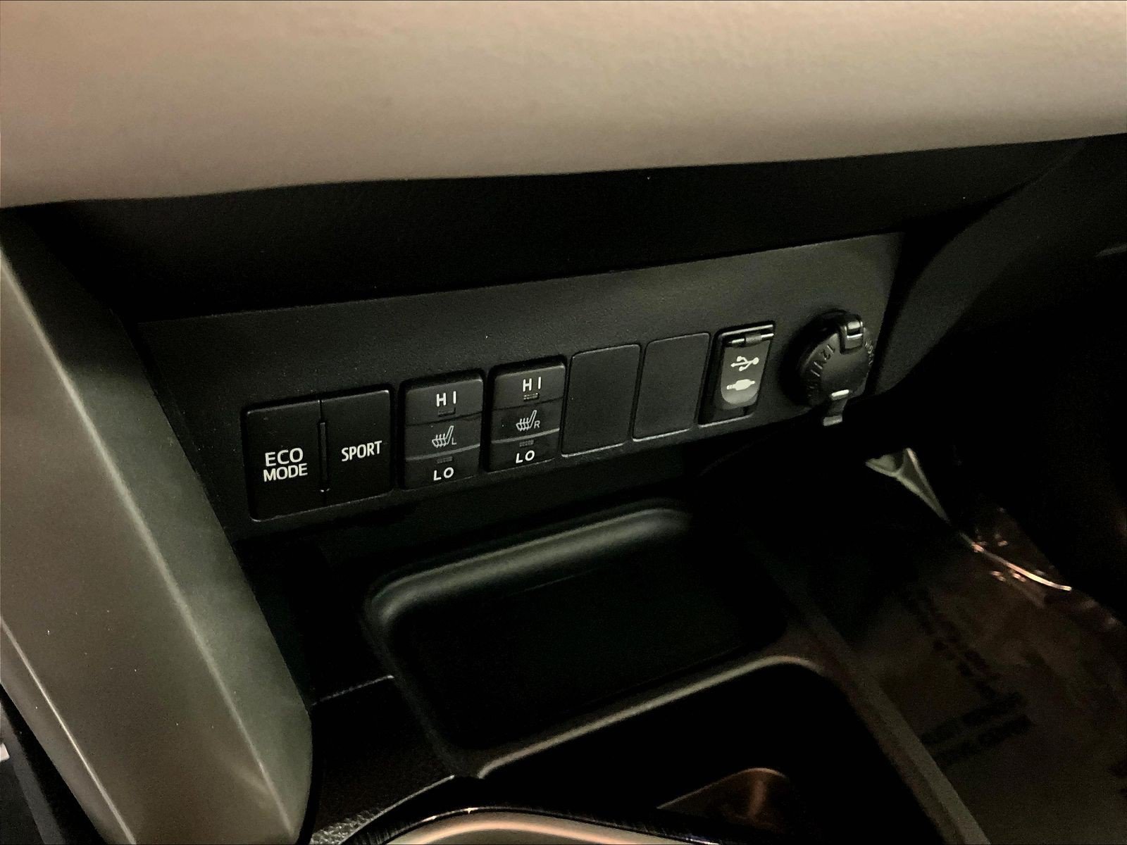 Used 2017 Toyota RAV4 Limited w/ Advanced Technology Package AWD/4WD image 16